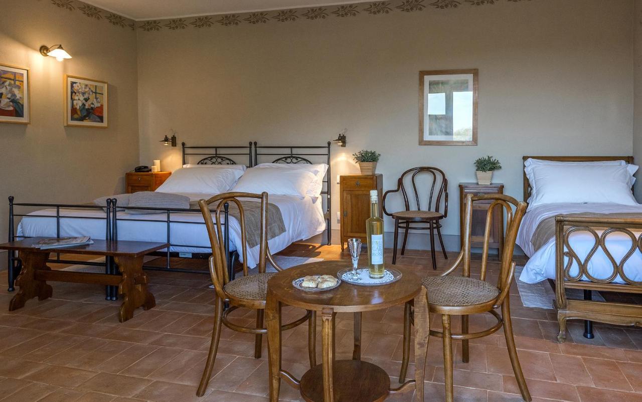 Podere Carceroni Poggi del Sasso エクステリア 写真