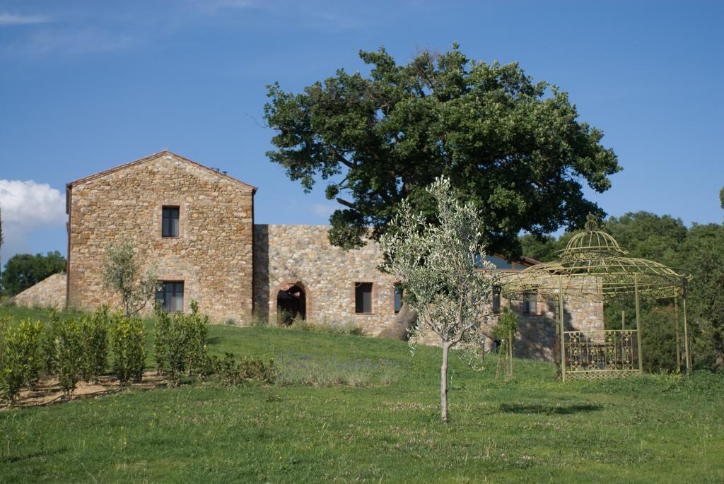 Podere Carceroni Poggi del Sasso エクステリア 写真