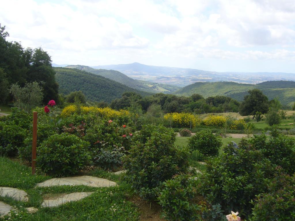 Podere Carceroni Poggi del Sasso エクステリア 写真