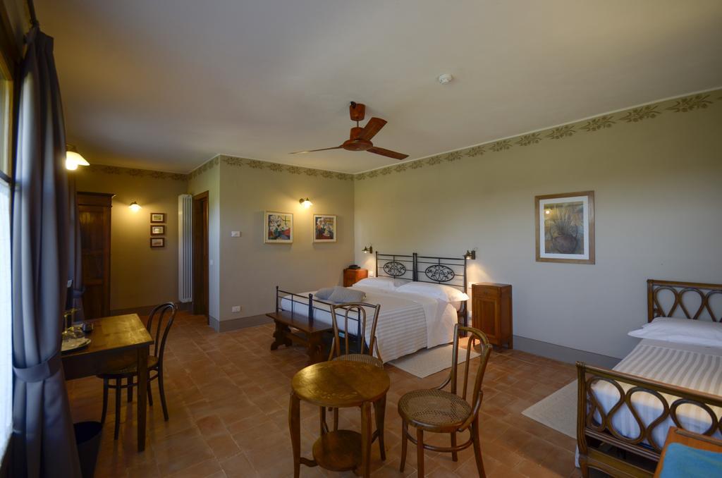 Podere Carceroni Poggi del Sasso 部屋 写真