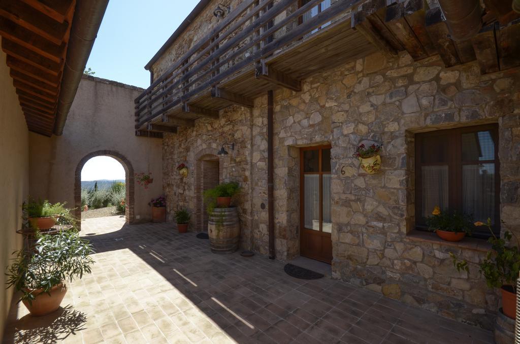 Podere Carceroni Poggi del Sasso エクステリア 写真